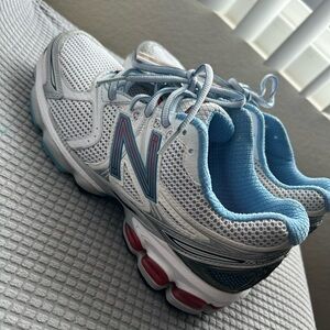 New Balance Women ' White and Blue Running Shoes